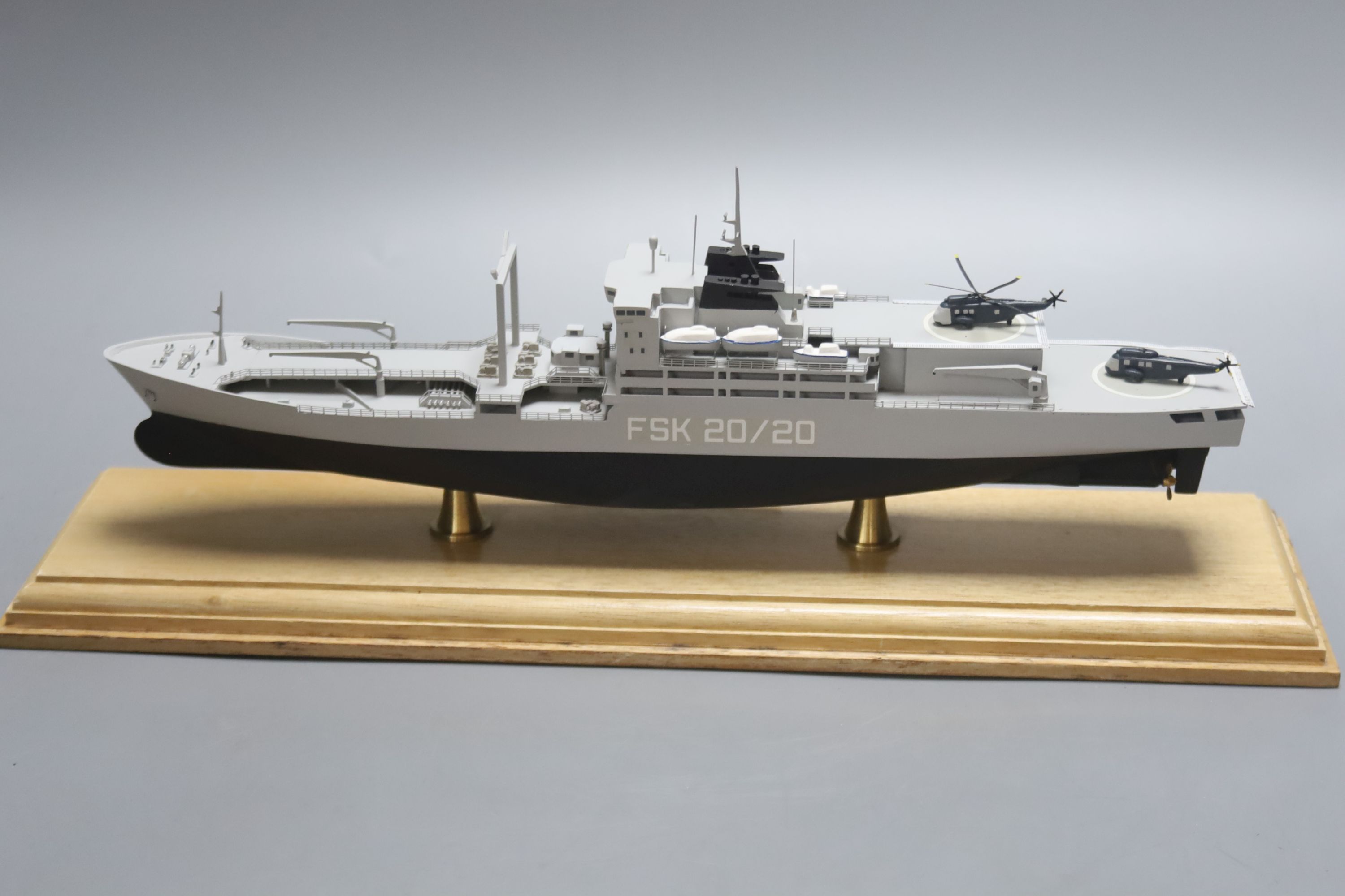 A cased Fleet Support King 20/20 Shipbuilder's model, overall length 40cm